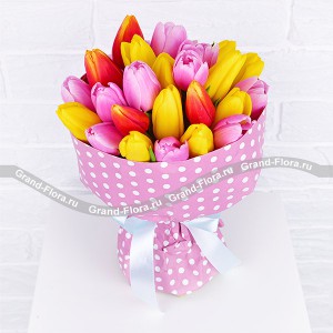 Радужная карамель - букет из разноцветных тюльпанов